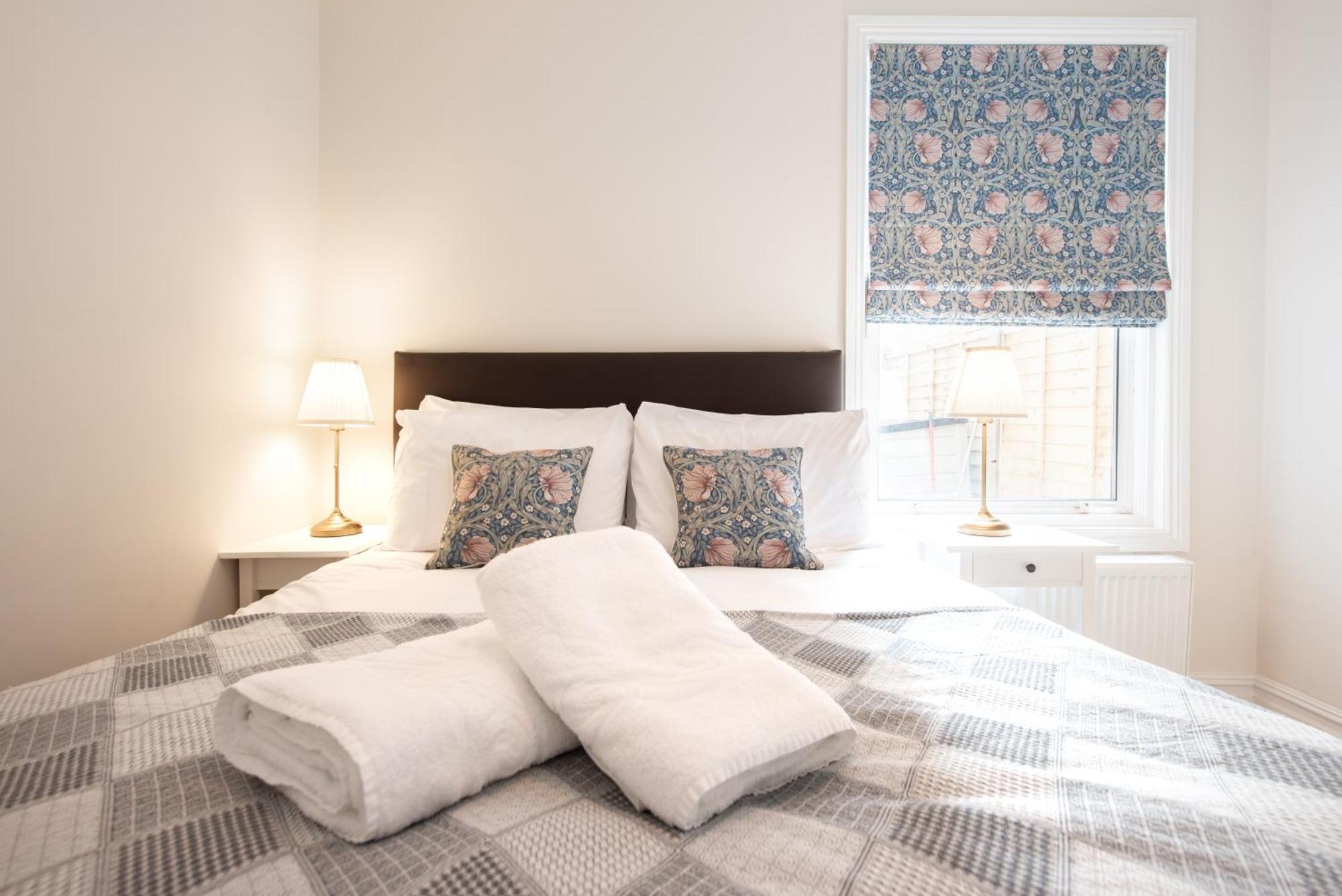 Victorian 2Br Apartment, King Beds, Fast Wifi, Near Shops, Cafes & Transport, E17 Λονδίνο Εξωτερικό φωτογραφία
