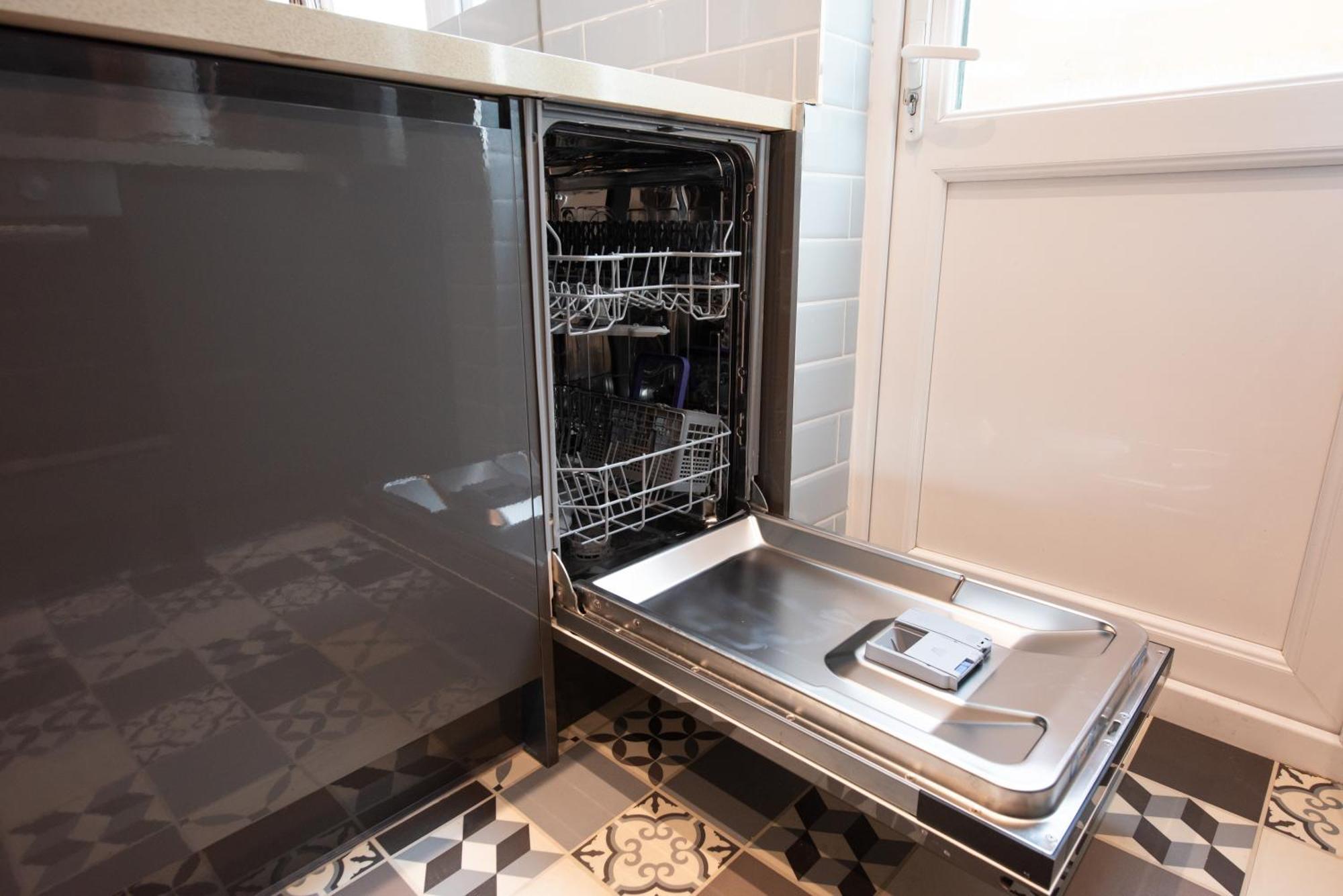 Victorian 2Br Apartment, King Beds, Fast Wifi, Near Shops, Cafes & Transport, E17 Λονδίνο Εξωτερικό φωτογραφία