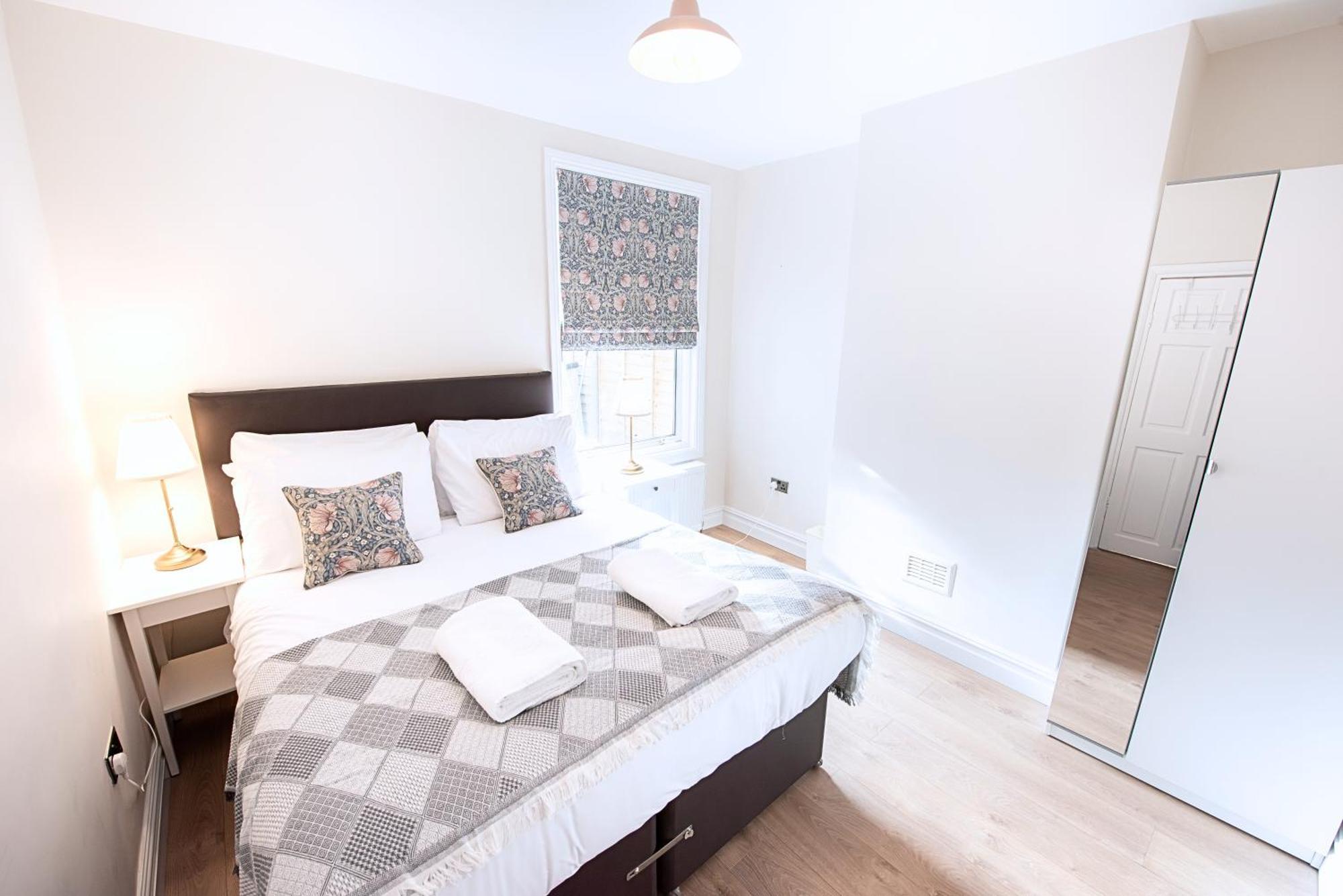 Victorian 2Br Apartment, King Beds, Fast Wifi, Near Shops, Cafes & Transport, E17 Λονδίνο Εξωτερικό φωτογραφία