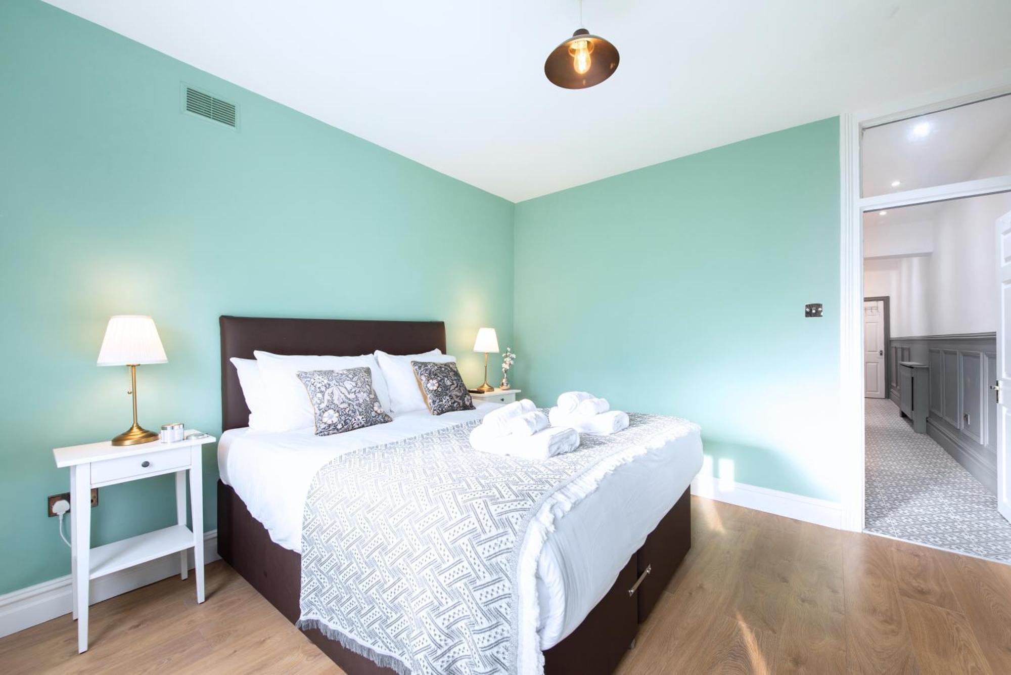 Victorian 2Br Apartment, King Beds, Fast Wifi, Near Shops, Cafes & Transport, E17 Λονδίνο Εξωτερικό φωτογραφία