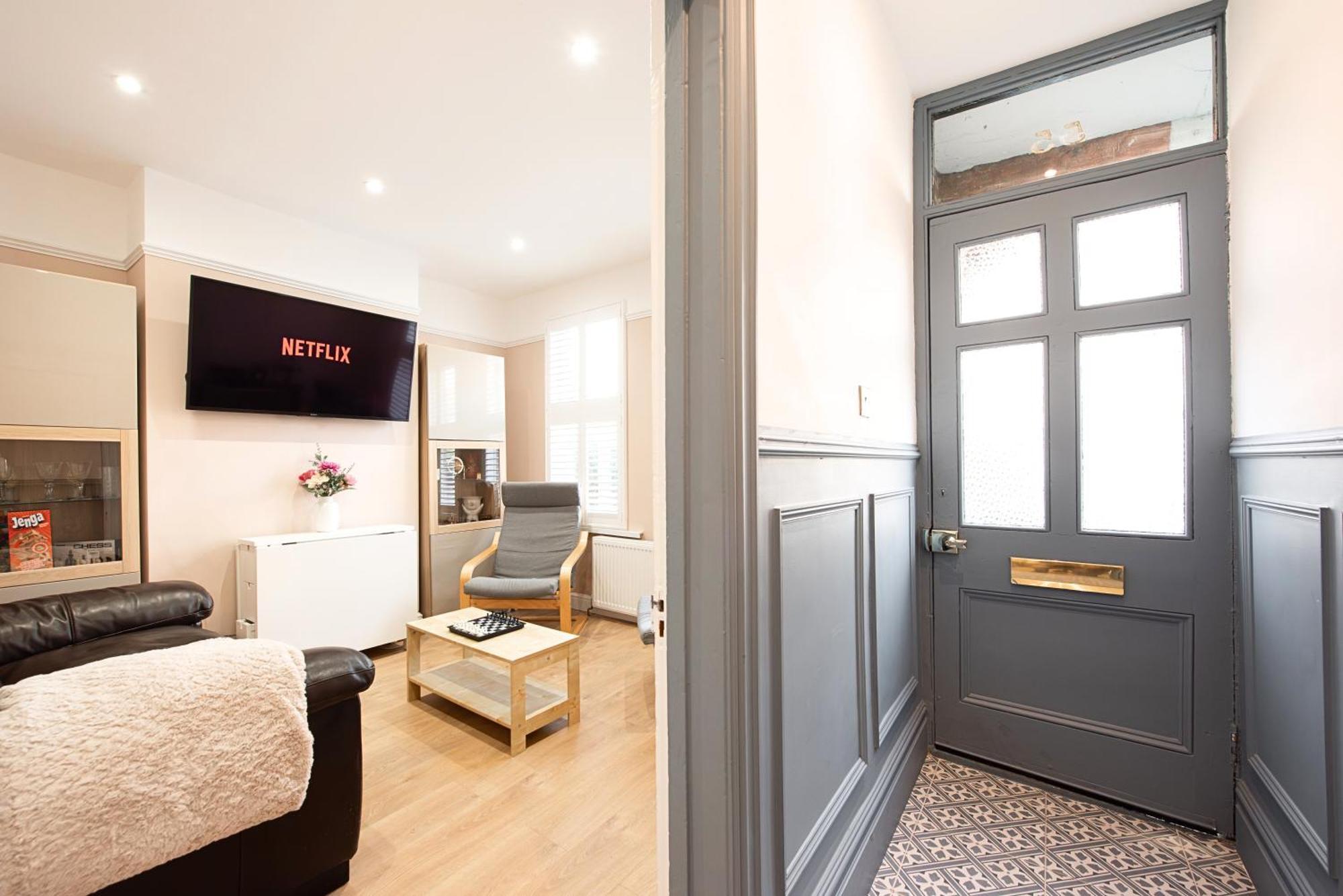 Victorian 2Br Apartment, King Beds, Fast Wifi, Near Shops, Cafes & Transport, E17 Λονδίνο Εξωτερικό φωτογραφία